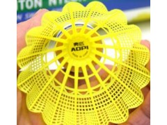 奥匹 5000尼龙羽毛球白色黄色塑料球耐打王6只装训练球 中速图2