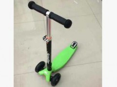 儿童米高滑板三轮铁四轮爬爬虫脚踏儿童折叠滑板车图2