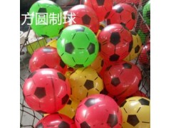 厂家生产定制22公分足球 喷足球PVC充气玩具 可以加装网袋印logo图2