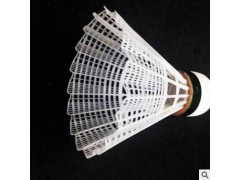 威林顿牌稳定耐打尼龙羽毛球图3