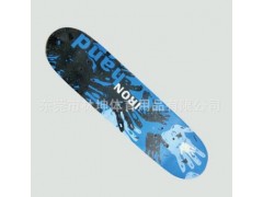 东莞四轮双面图案滑板 运动枫木板 活力板 儿童成人男女均可用图3