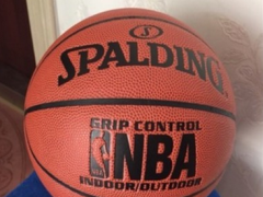 斯伯丁PU篮球74-602 水泥地室内外NBA彩人篮球图2