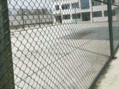 安装组装式球场围栏网 学校体育场安全隔离防护围栏 球场围网定制图3