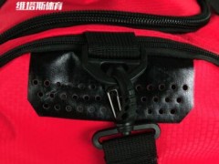 男女通用运动包 健身包 单肩斜挎包时尚手提训练包 时尚旅行包图2