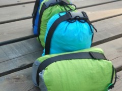 户外用品降落伞布尼龙防水沙滩垫 超薄超轻速干野餐垫口袋海滩垫图3