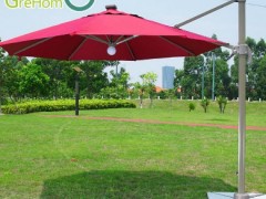 供应 遮阳伞直径3米带太阳能灯罗马书伞酒店别墅海边图1