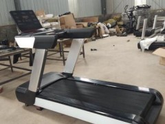 家用款小型跑步机 多功能迷你走步机 静音减震加长跑带健身器材图2