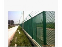 厂家直销工厂仓库隔离网 Q235低碳钢板护栏网 小区垃圾房护栏网图2