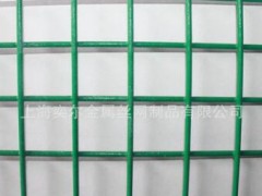 5厘米孔浸塑电焊网片绿色包塑铁丝网图3