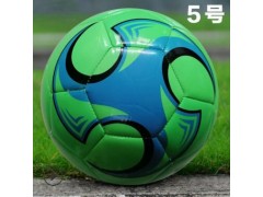 厂家促销发泡5号足球 PVC发泡防爆5号足球 中小学生校园训练足球图2
