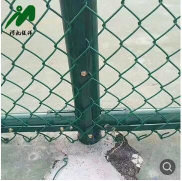 球场铁丝网体育场围栏勾花网护栏网防护网 足球护栏网篮球场围网图3