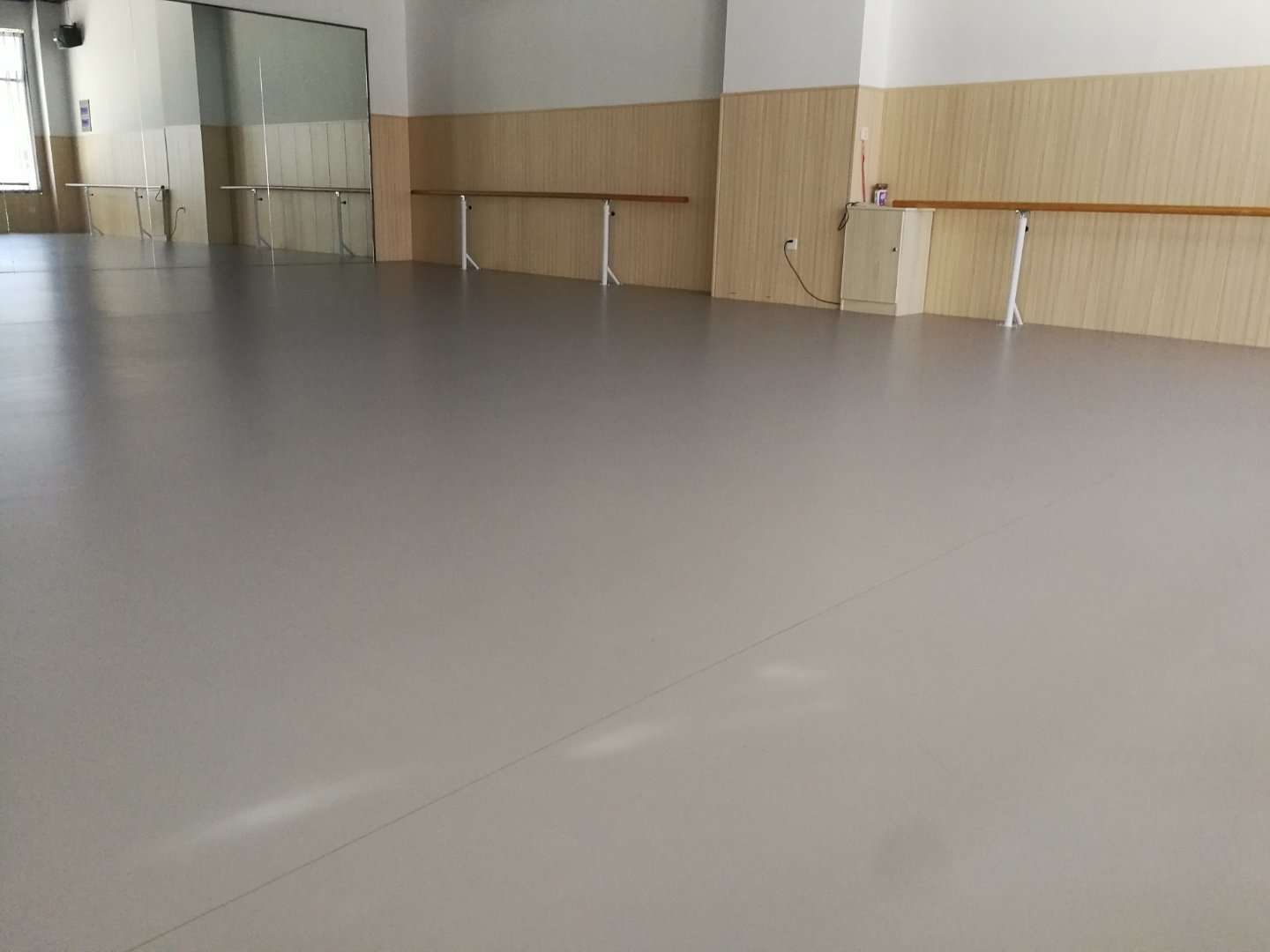 瑜伽室舞蹈房PVC舞蹈地板5mm耐磨舒适可批发