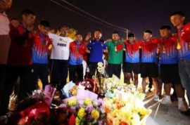 冠军！阿图什市足球队载誉归来